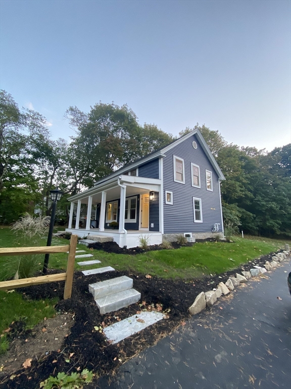 685 Moraine St in Marshfield