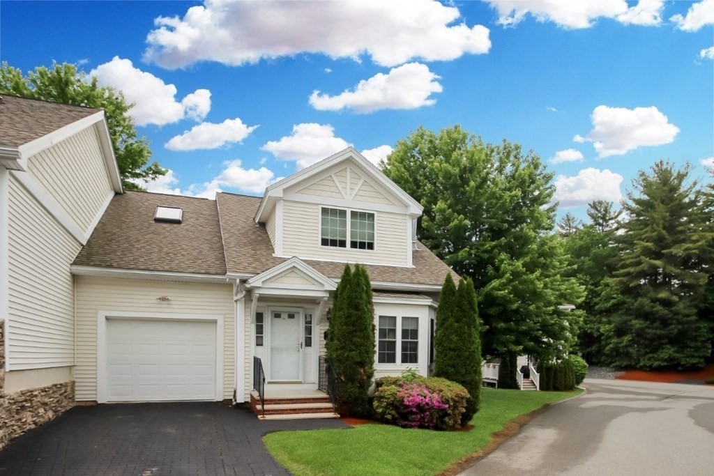 1 Tanglewood Park Dr #1 in Haverhill
