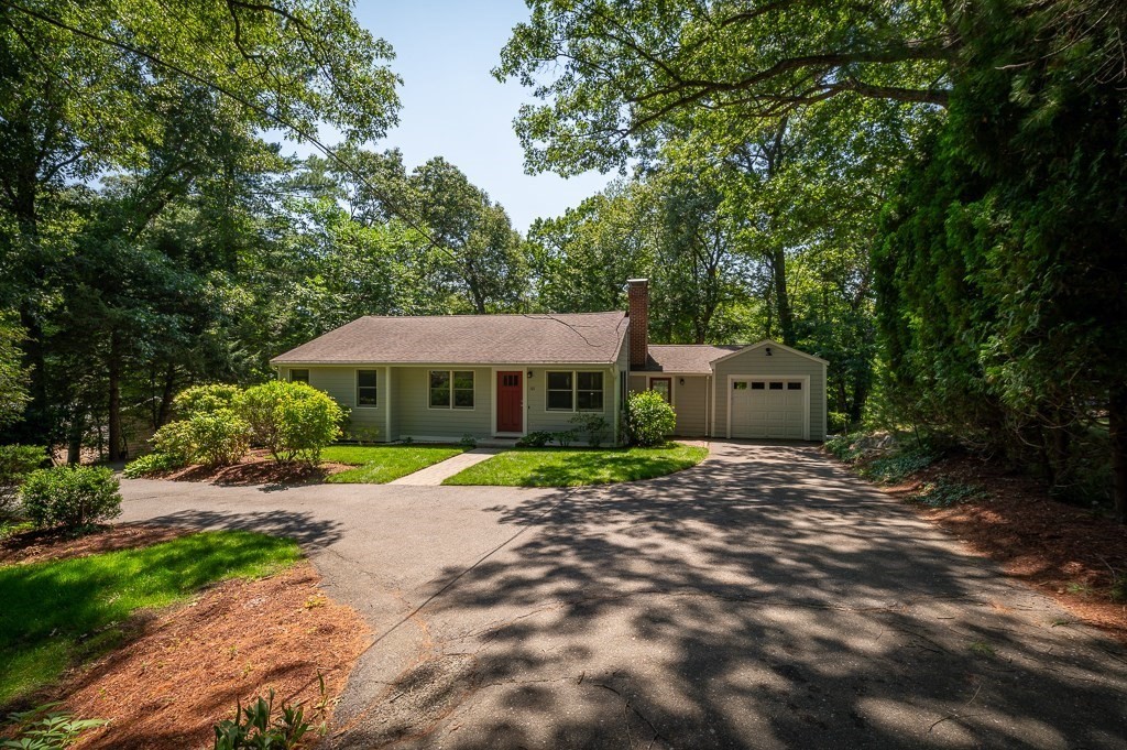 101 Topsfield Road in Wenham