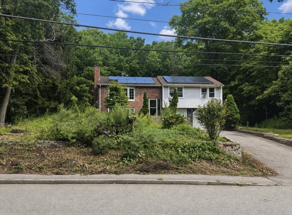 246 Pleasant Street in Franklin