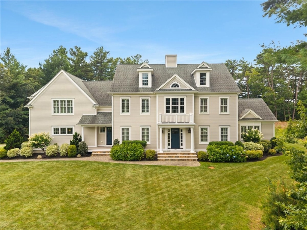 384 Country Club Way in Kingston
