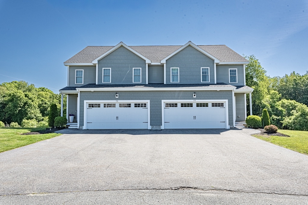 77 Riverside Dr #77 in Lakeville