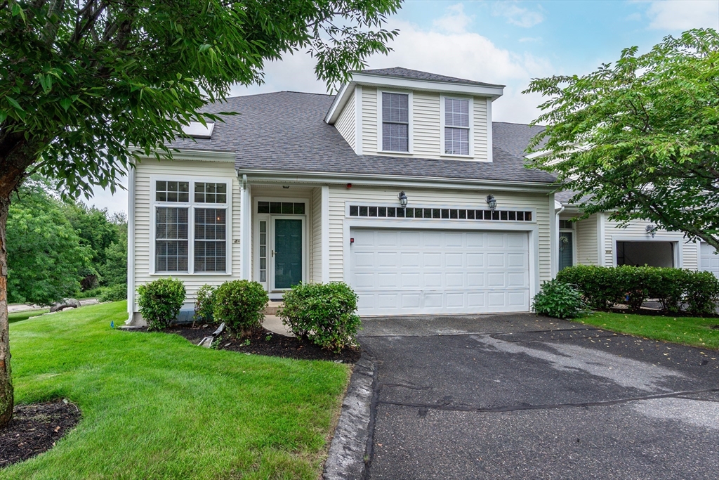 4 Kingson Ln #1 in Medway