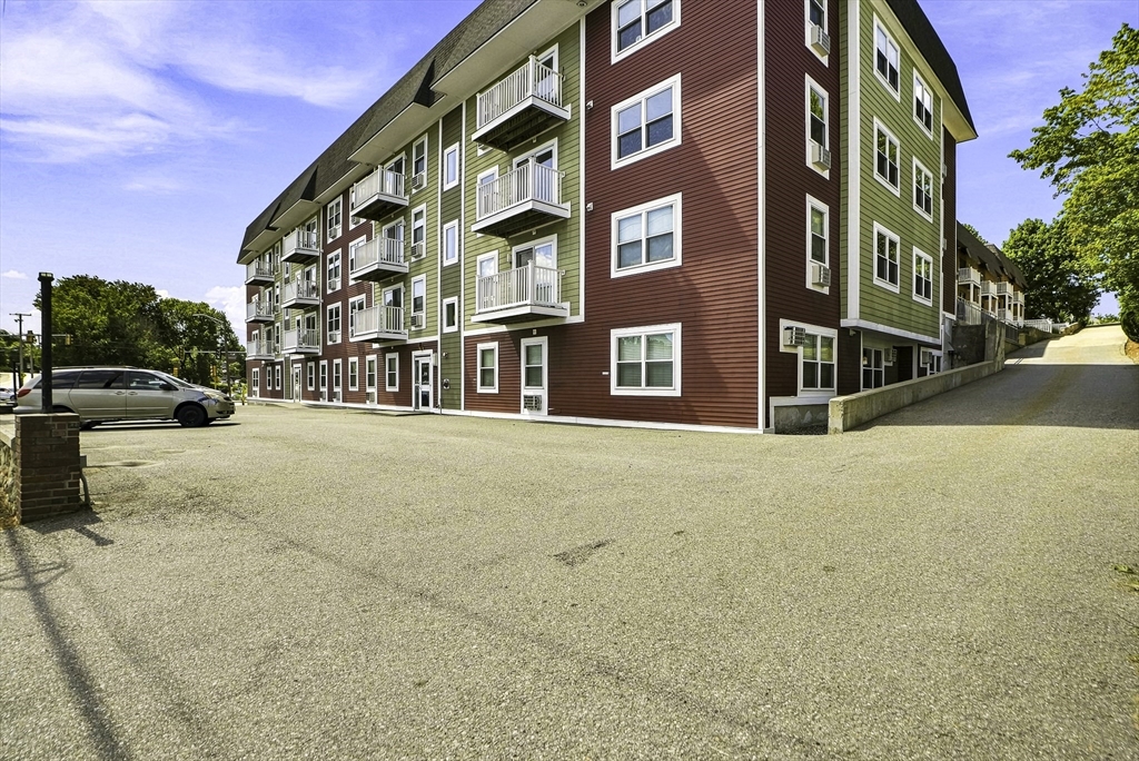 275 W Main St #14 in Marlborough