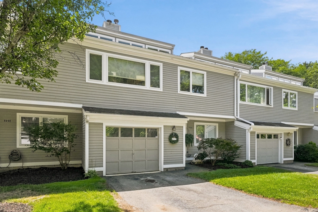 1002 Pine Brook Dr #20 in Peabody