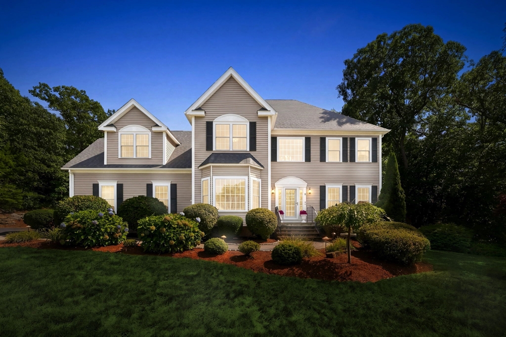 13 Larkin Ln in Hopedale