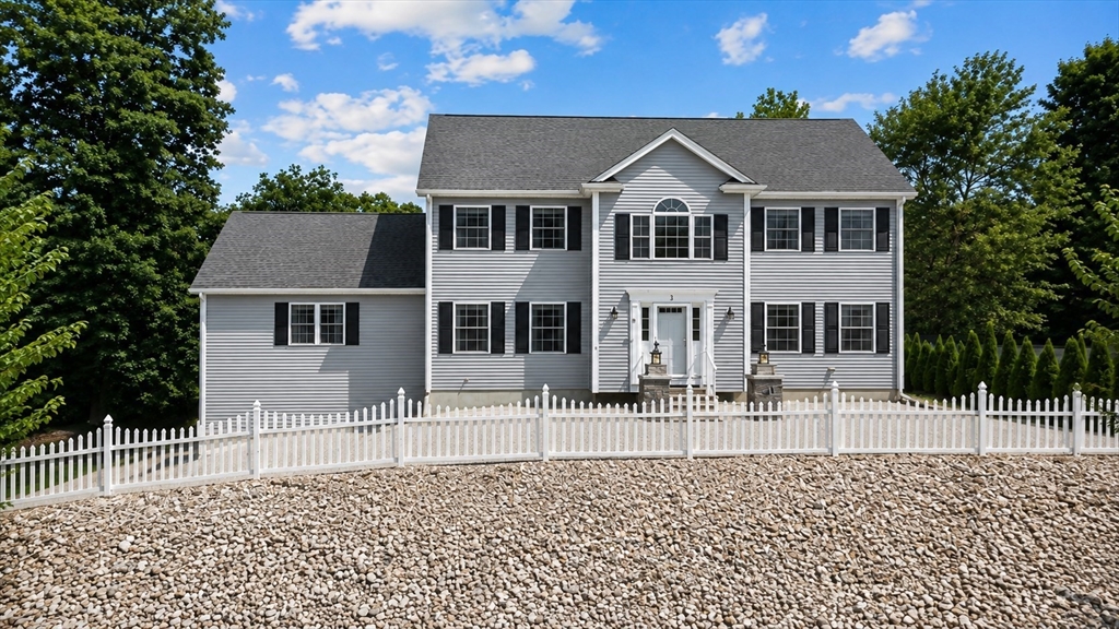 3 Moore Dr in Millbury