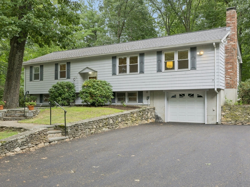 210 Chamberlain St in Holliston