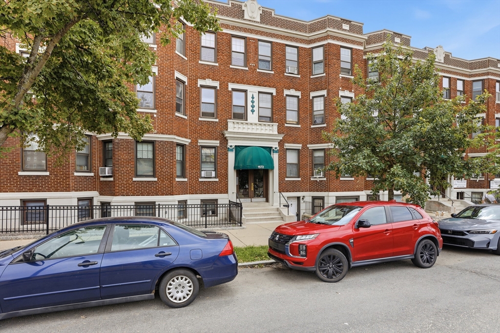 1572 Commonwealth Ave #6 in Brighton
