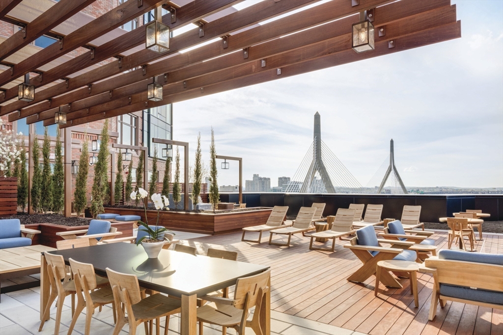 100 Lovejoy Wharf #5L in Boston