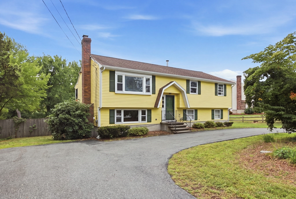55 Peach Orchard Rd in Burlington