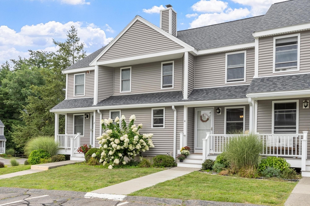 4 Sycamore Dr #4 in Leominster