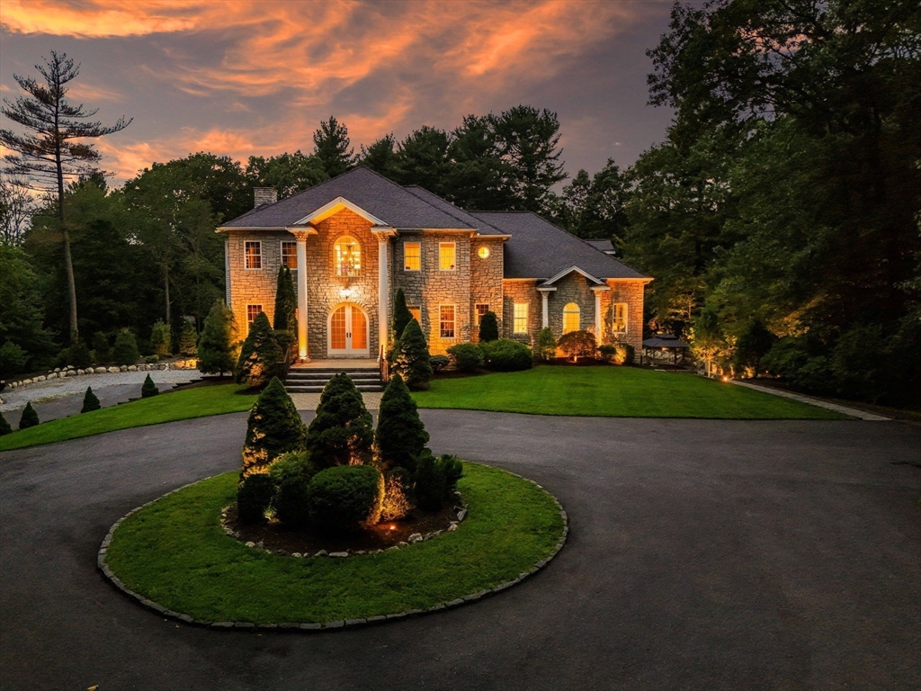 9 Grandview Rd in North Reading