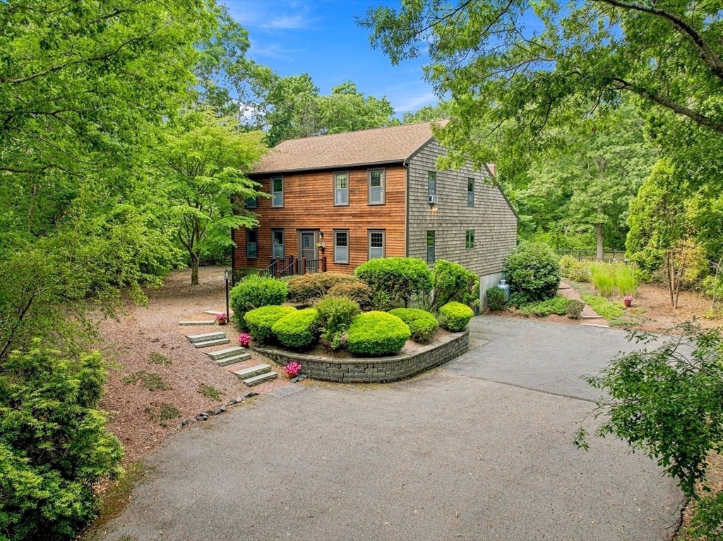 43 E Russell Mills Rd in Plymouth