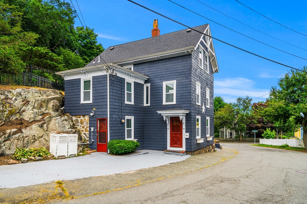 53 Sewall St in Marblehead