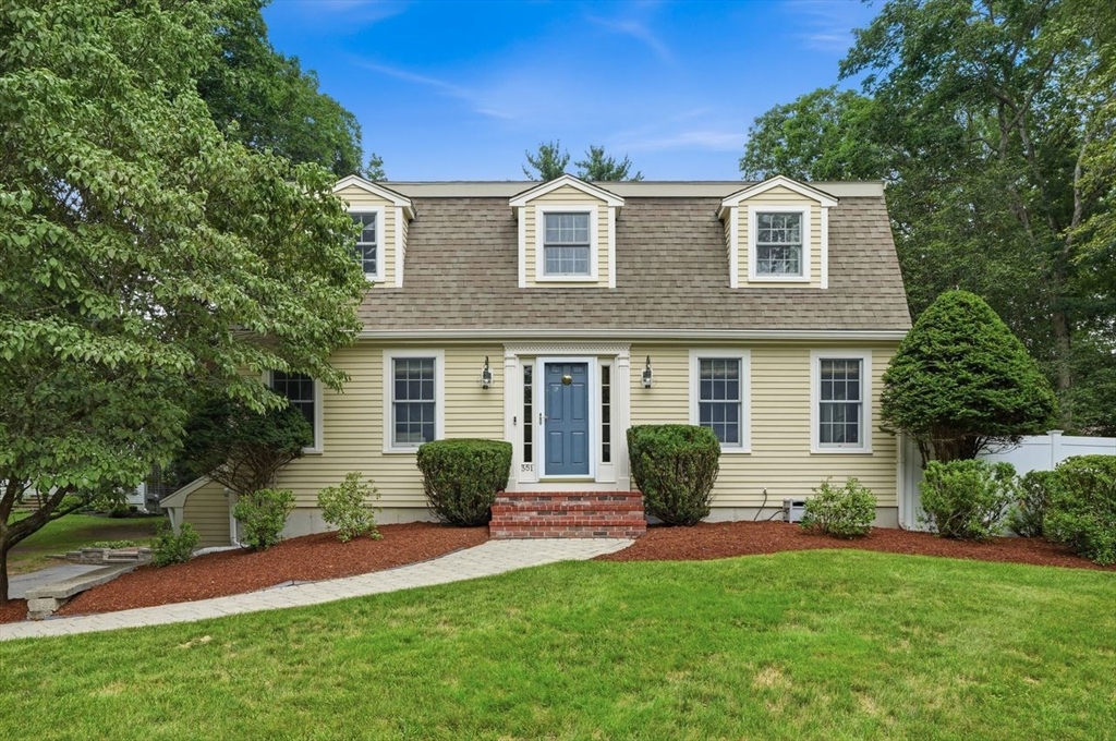 351 Old Farm Road in Hanover