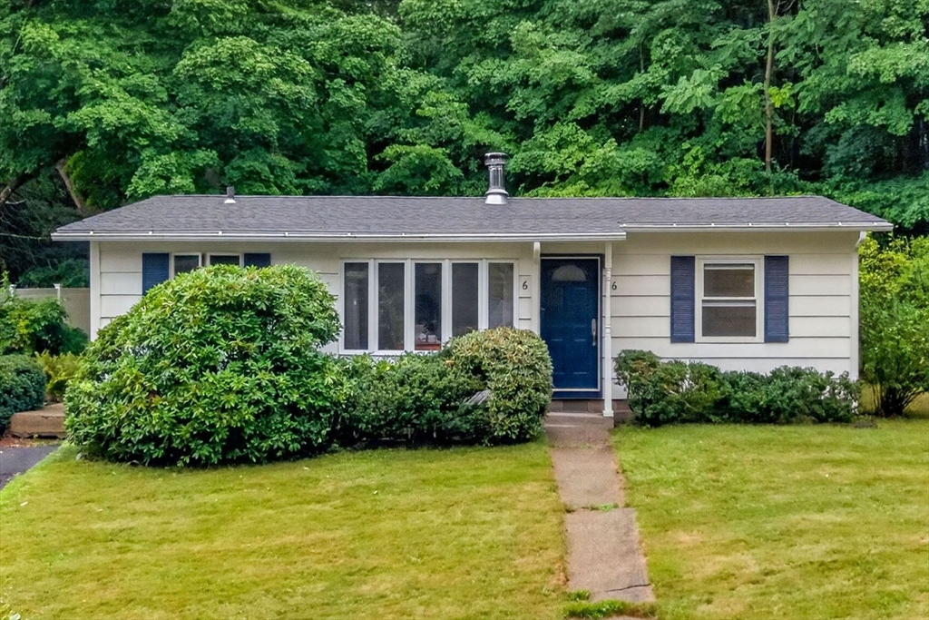 6 Fernbrook Rd in Northborough