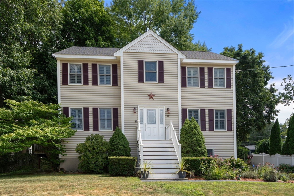 15 Island Road in Lynnfield
