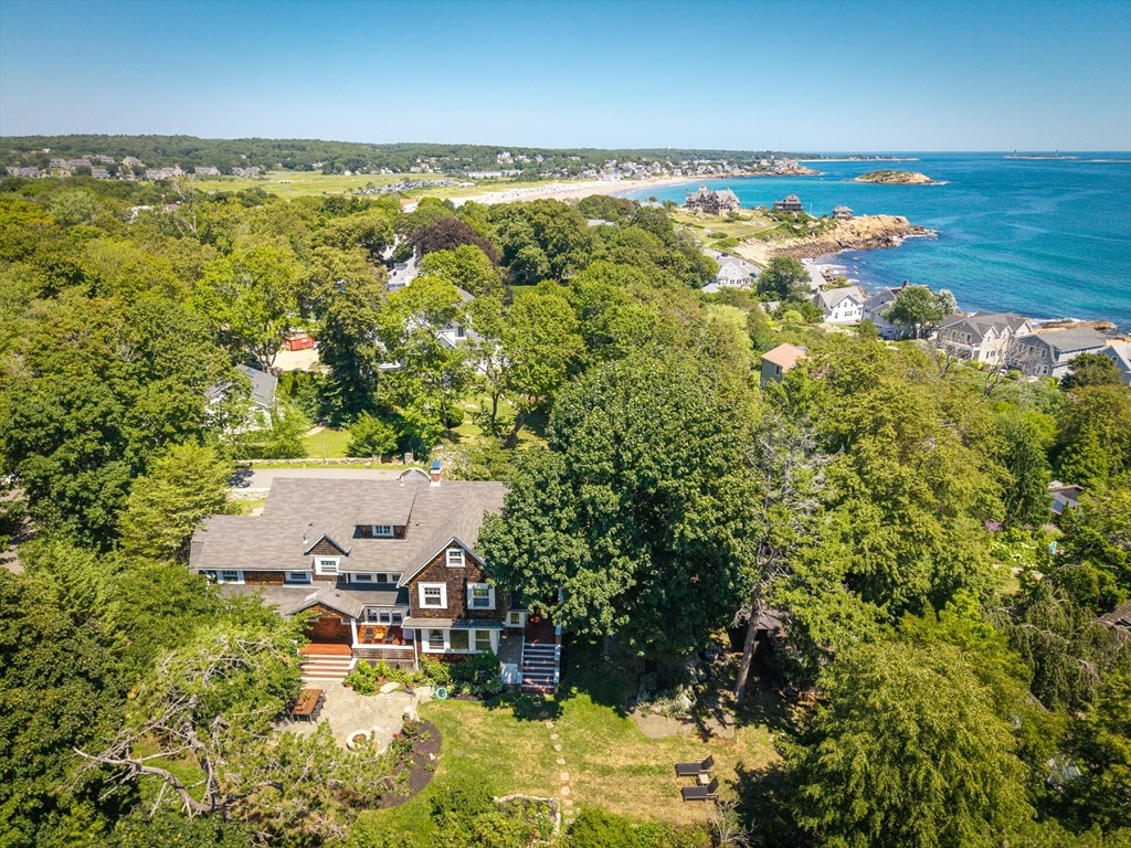 8 Brier Rd in Gloucester