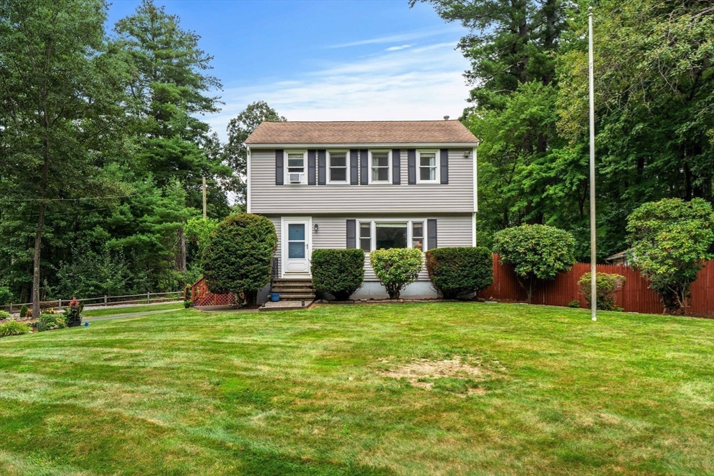 82 Keystone Ln in Billerica
