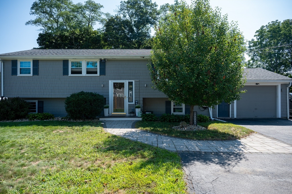 156 Oak St in South Weymouth