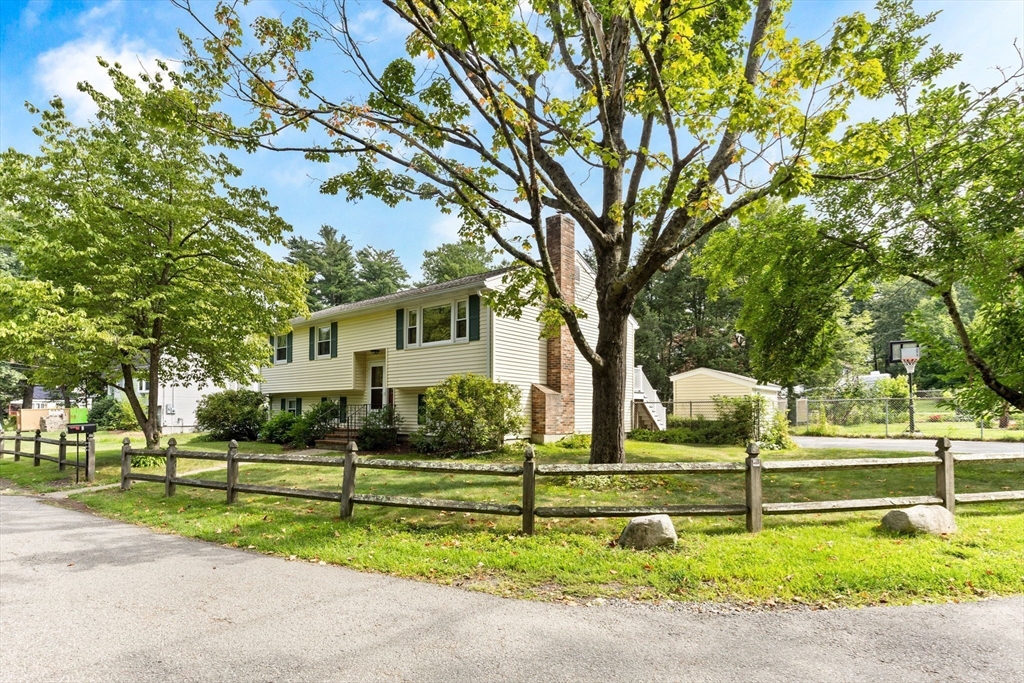 8 Green St in Billerica