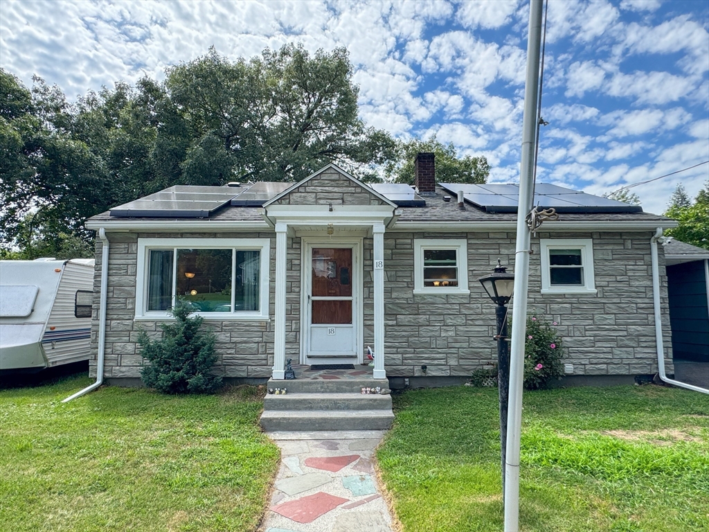 18 Woodland Cir in Methuen