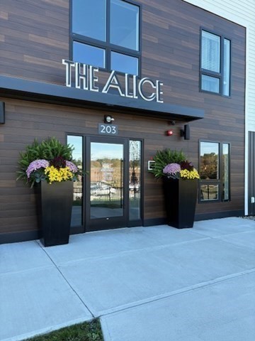 203 Lowell St. #220 in Wilmington