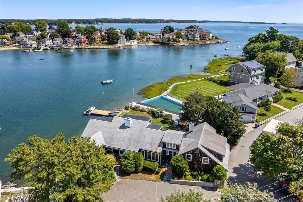 5 Winter Island Rd in Salem