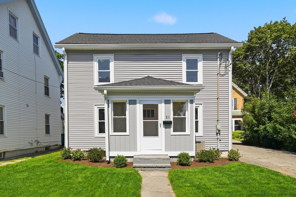 21 Chestnut St in Woburn