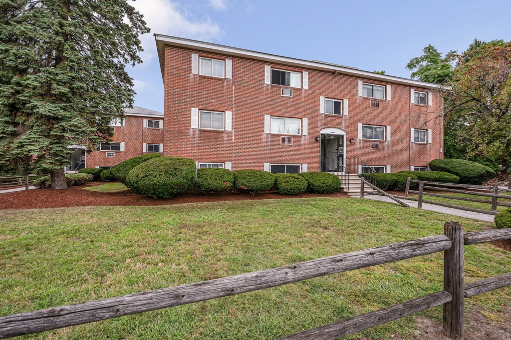 7 Glen Ave #7 in Chelmsford