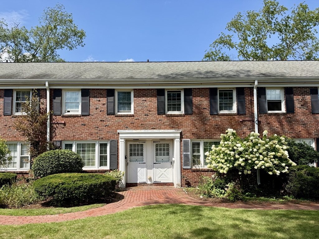276 Main St #4C in Acton