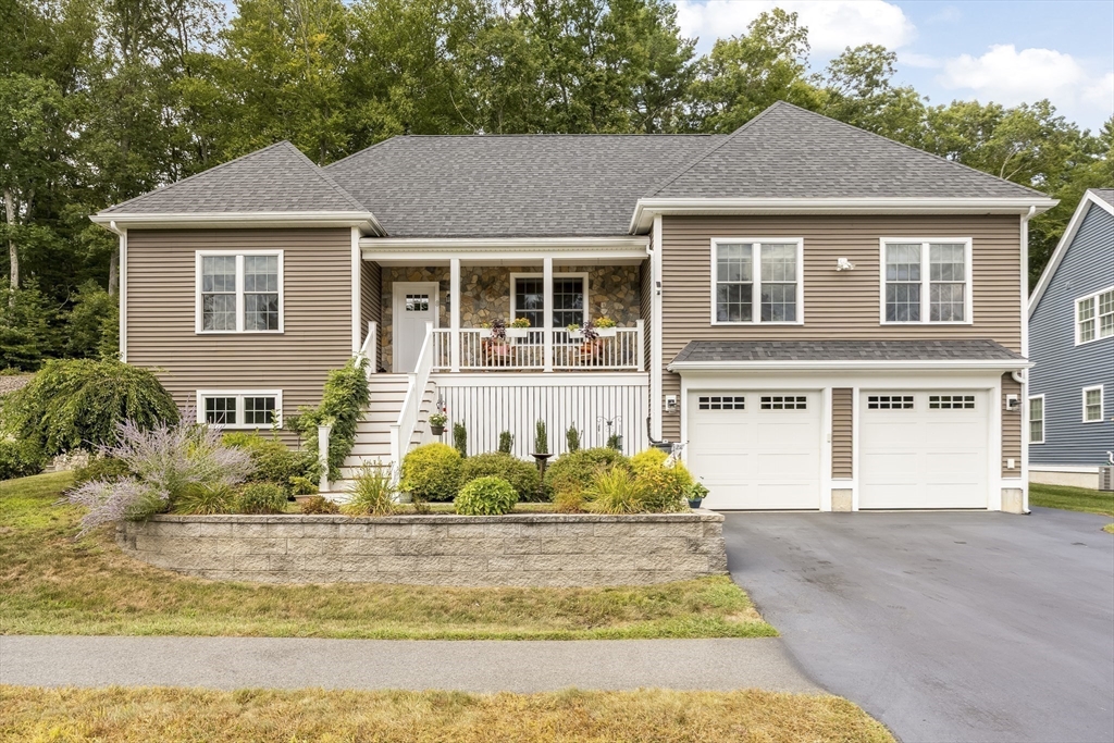 8 Willowdale Cir #8 in Ipswich