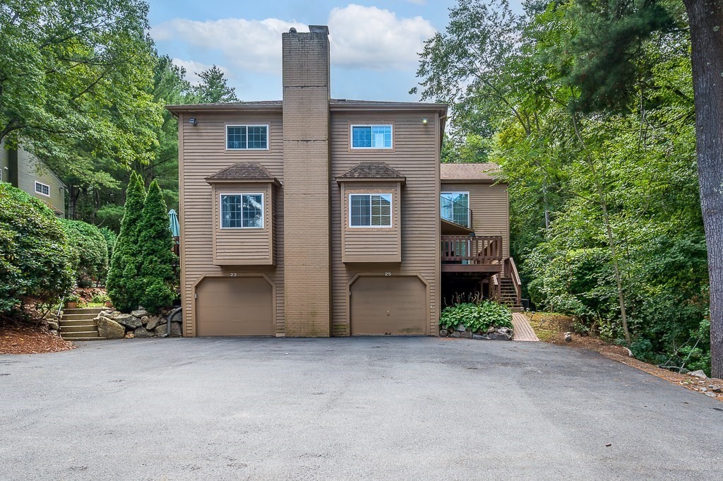 25 Voyagers Ln #25 in Ashland