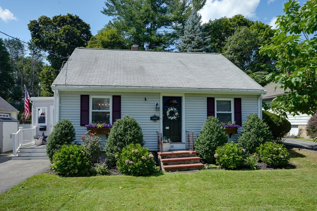 18 Ellis St in Woburn