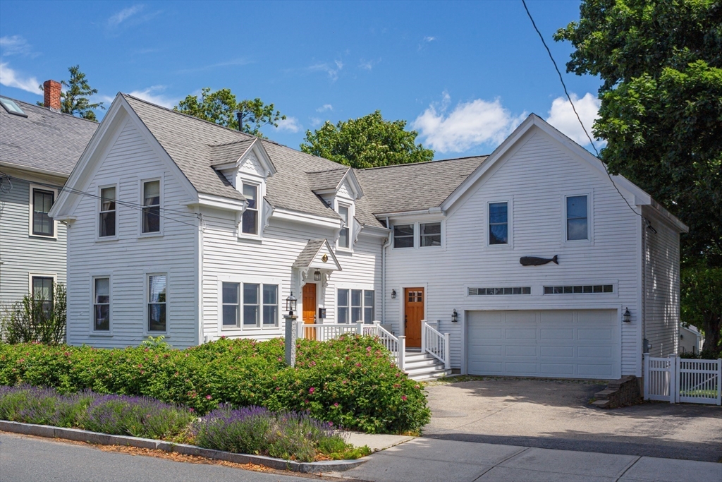 18 Jackson St in Newburyport
