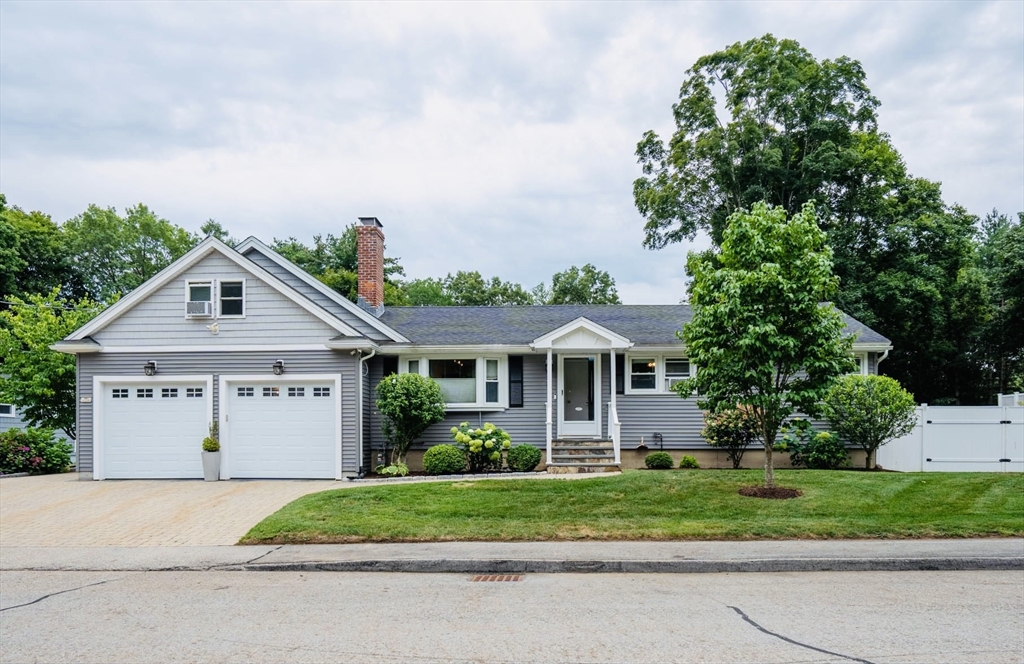 21 Helen Dr in Marlborough