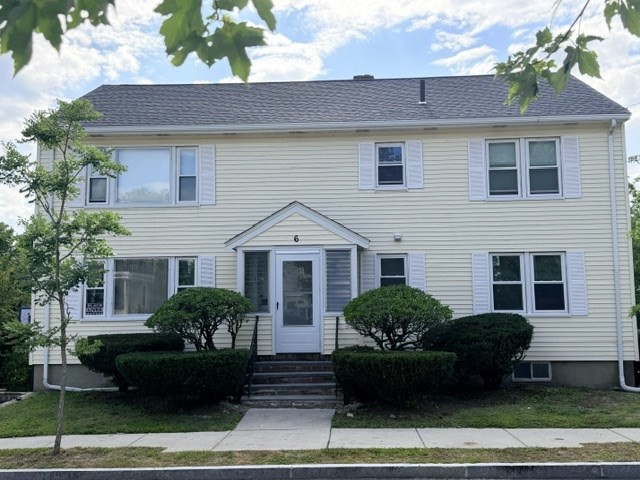 6 Bates Rd E in Watertown