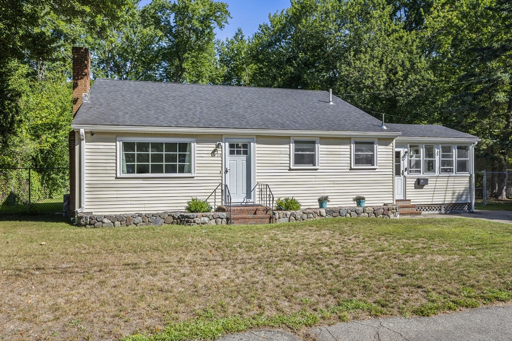 11 Virginia Cir in Randolph