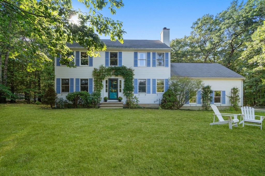 8 Bush Road in Hudson