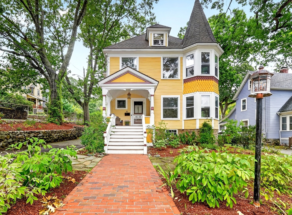 20 Botolph St in Melrose
