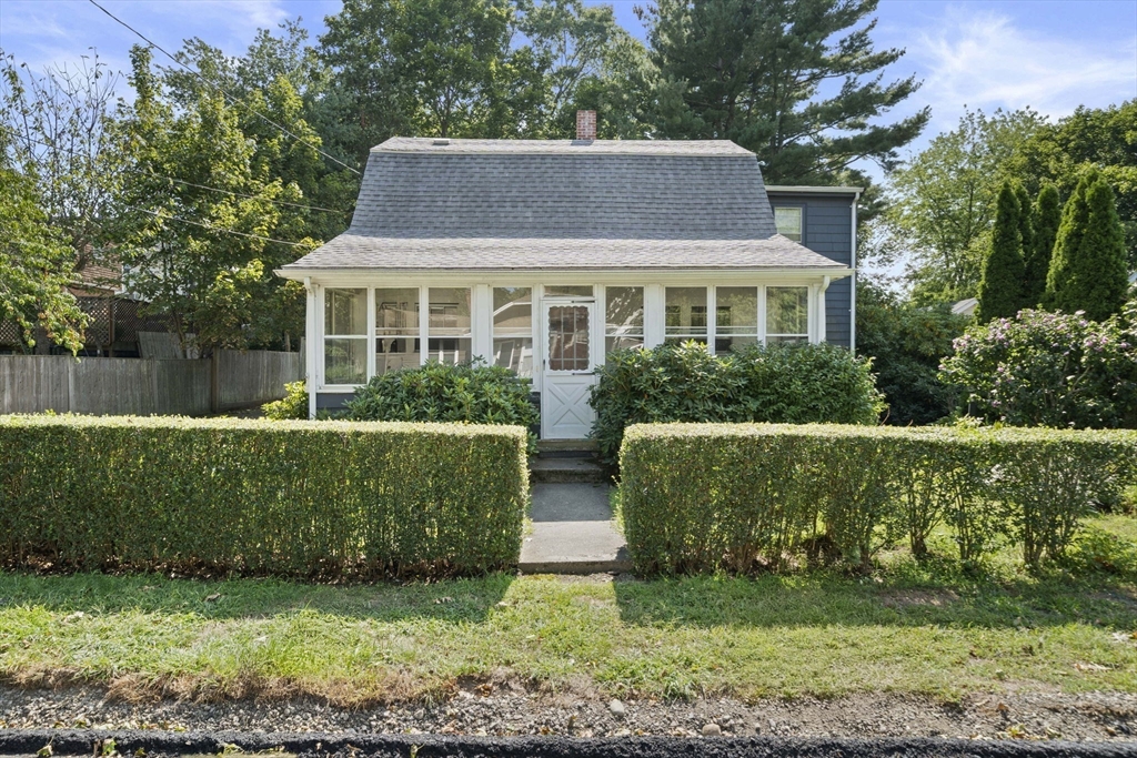 16 Alachua Rd in East Weymouth