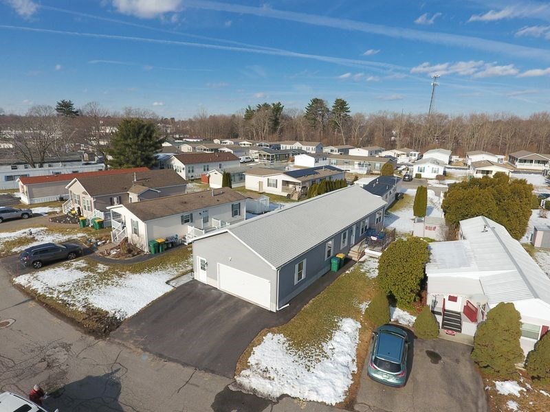 16 Jason Way #16 in West Bridgewater