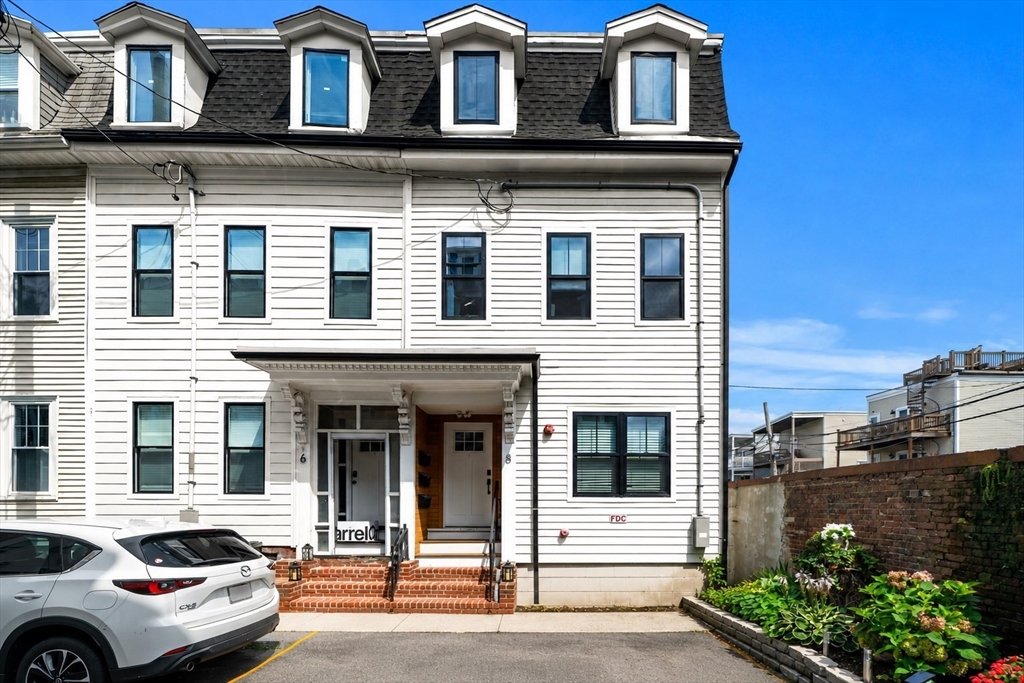 8 Viking St in Boston