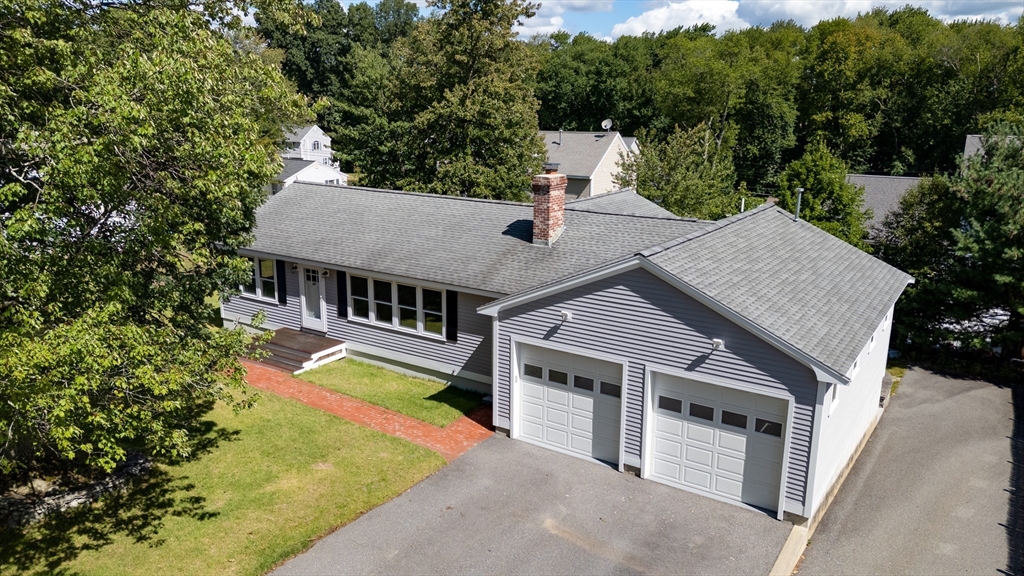 32 Lantern Ln in Burlington