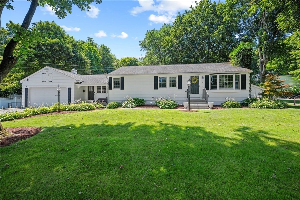 6 Jackie Dr in Millbury