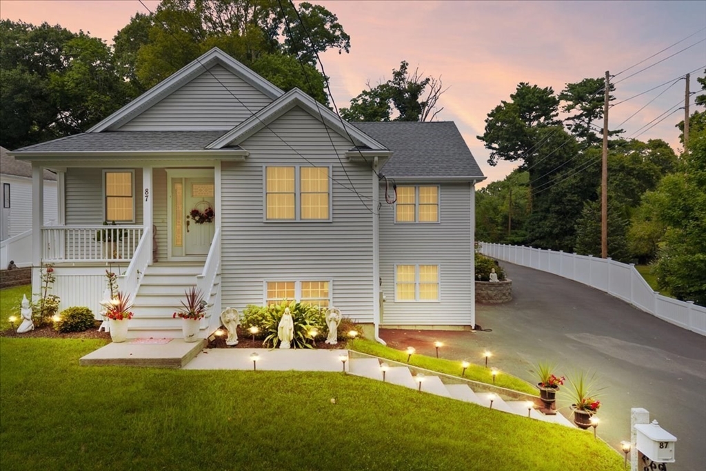 87 Kilmer Ave in Taunton