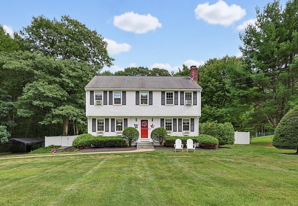 3 Bens Way in Hopedale