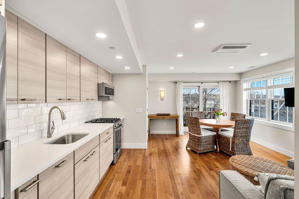 8 Hale Street #2 in Rockport