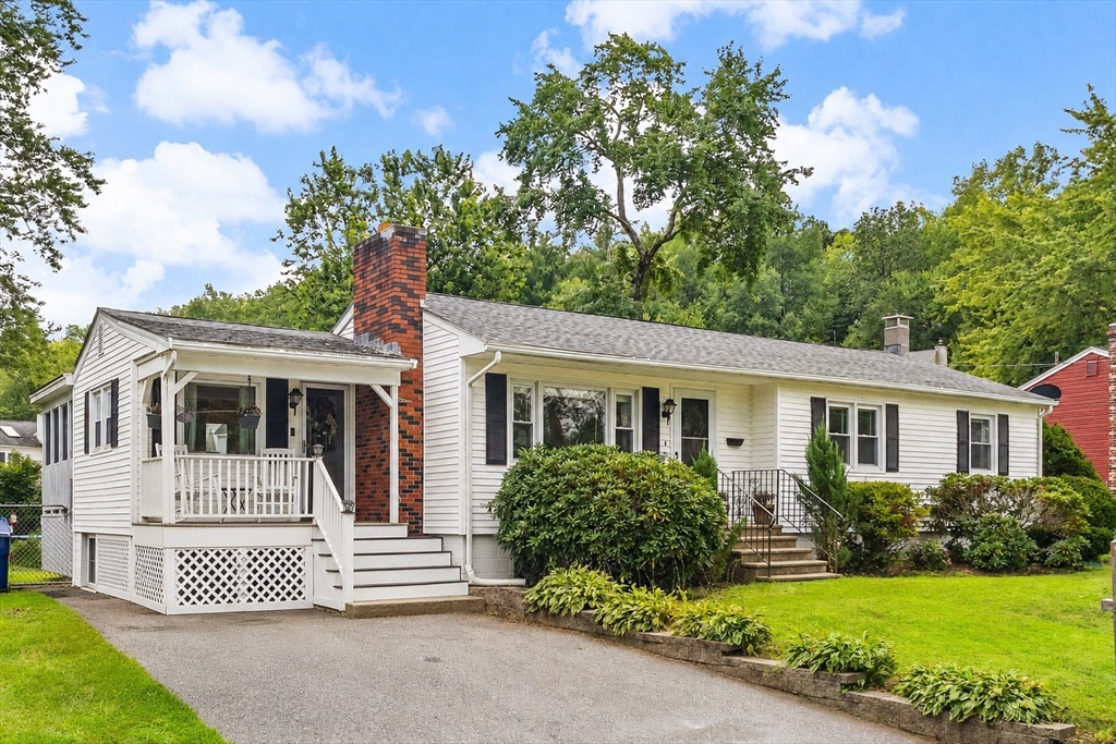28 Lillian Ter in Dracut